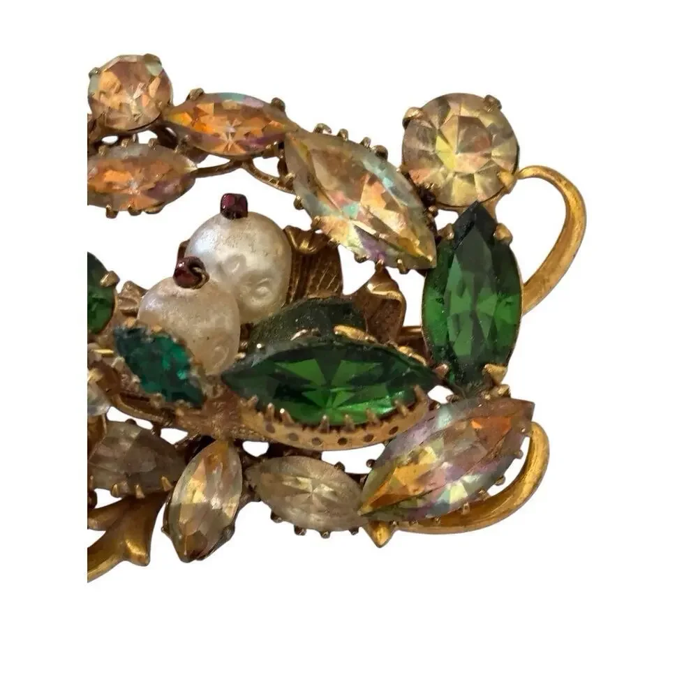 1940’s Unsigned MIRIAM HASKELL Like Designed Brooch Faux Pearl Green Glass Beads
